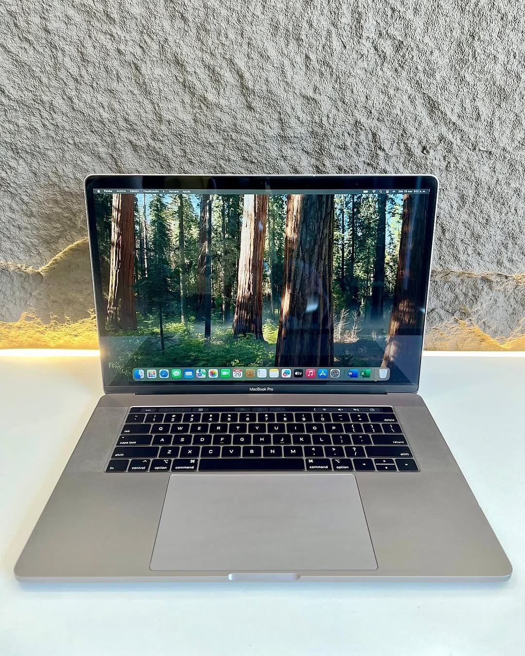 HP EliteBook 840 G2 Intel Core i5 5th Gen, 8GB RAM, 256GB SSD, 14